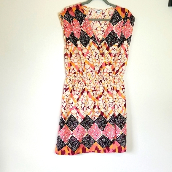 Bar III Dresses & Skirts - Bar III Ivory/Coral/Black vneck Faux Wrap Dress size Large EUC